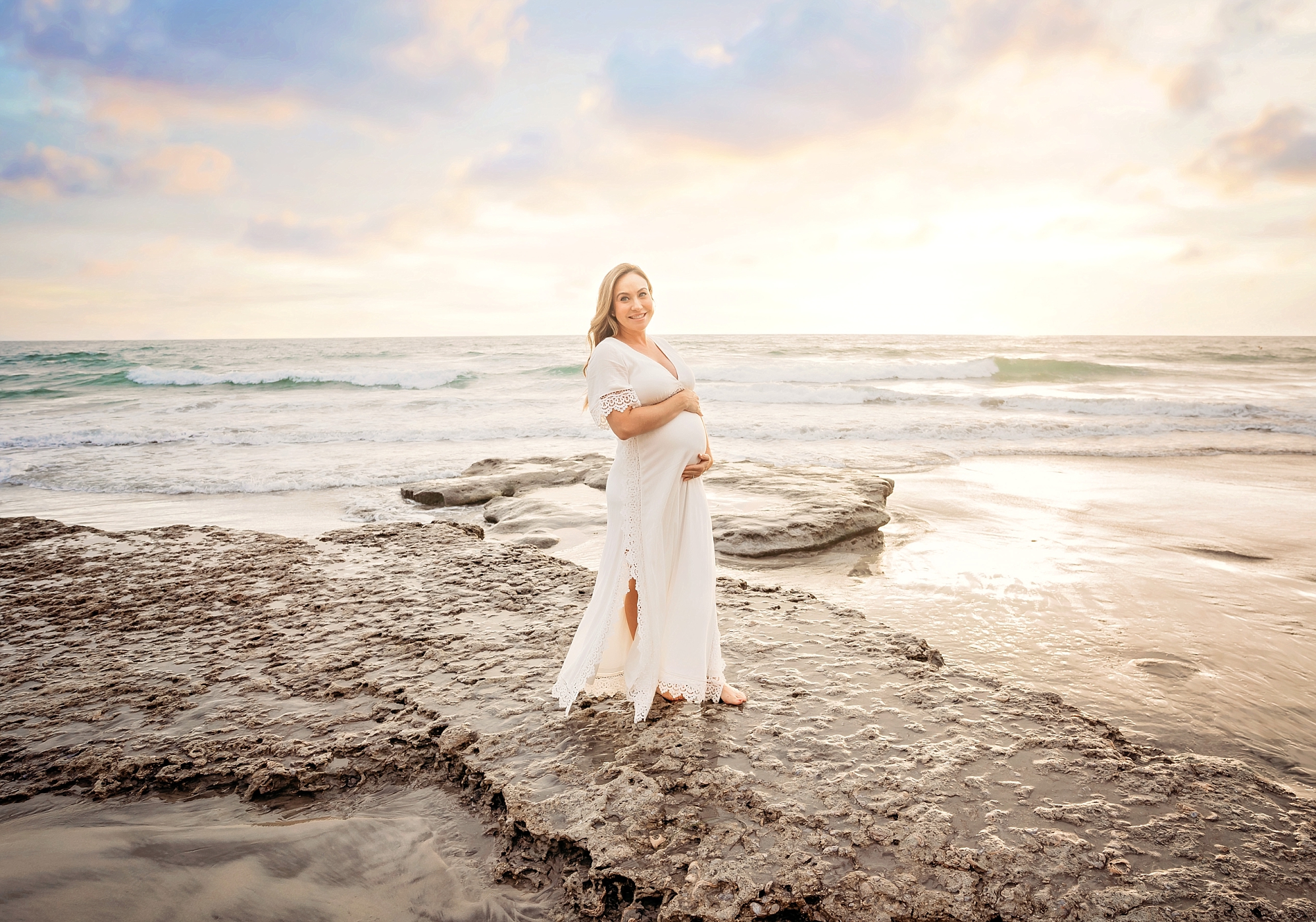 Best beach maternity photographer in San Diego Ca