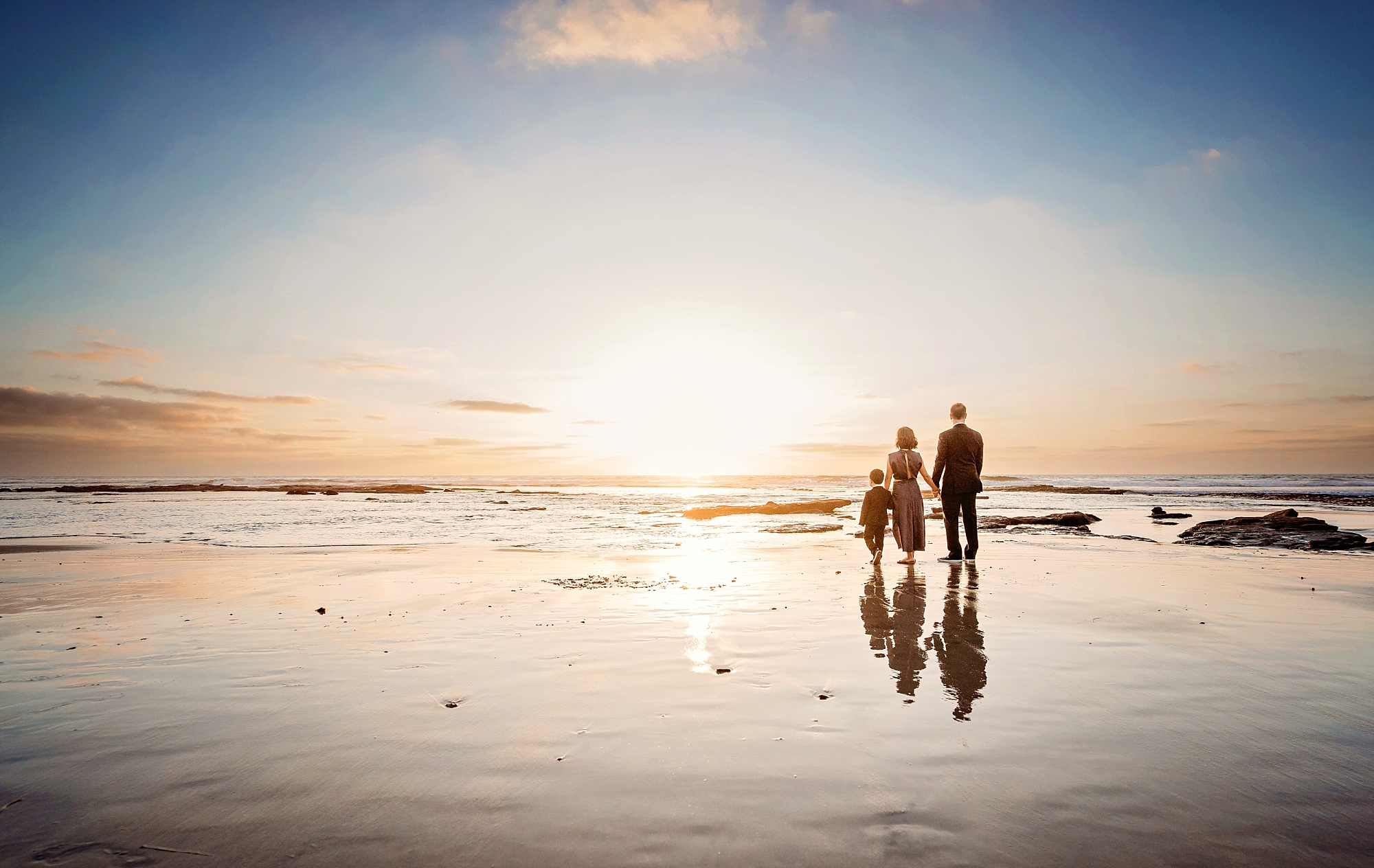 Sunset family photos in San Diego Ca by San Diego Photographer Tristan Quigley