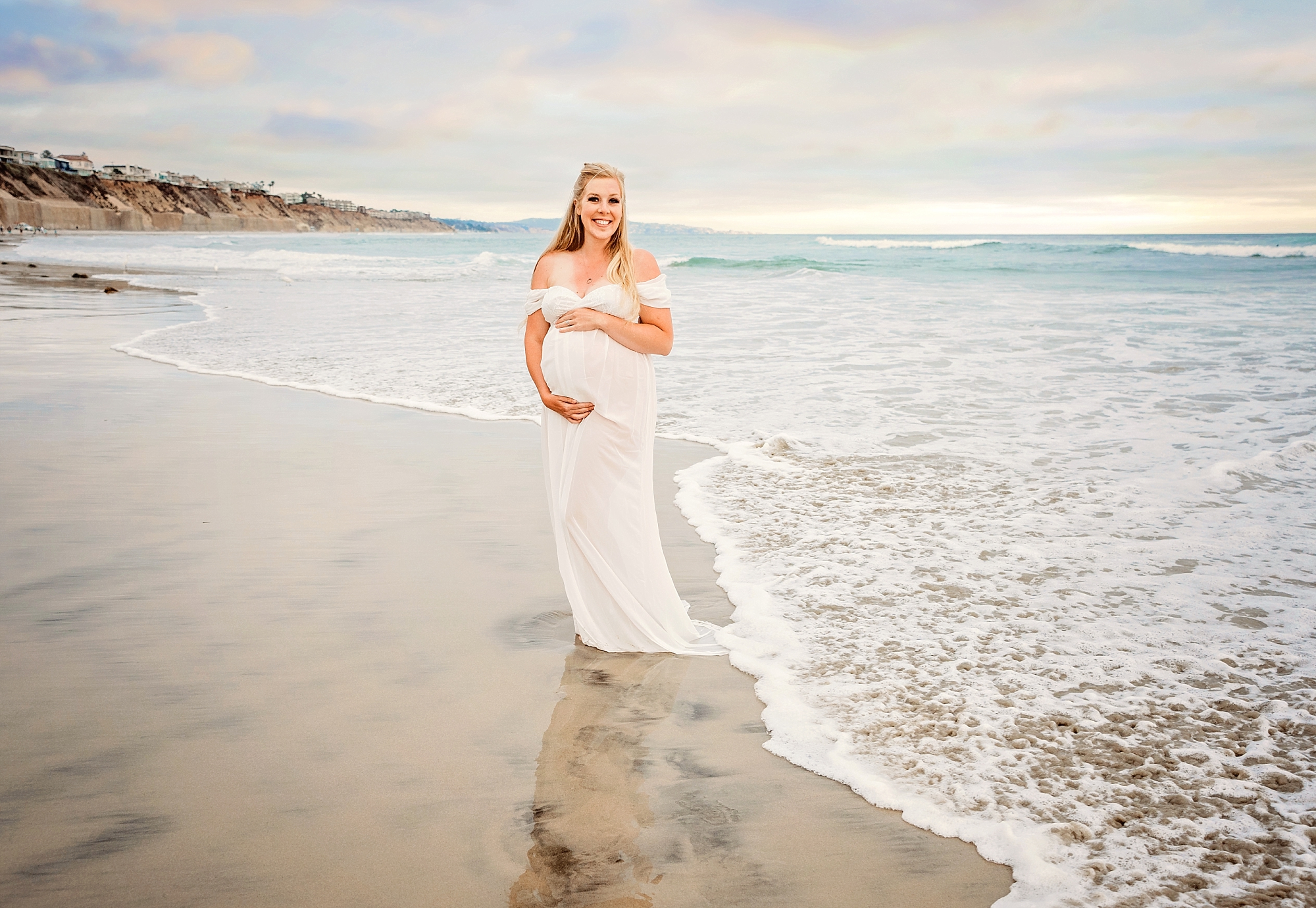 maternity portraits at the beach in La Jolla CA