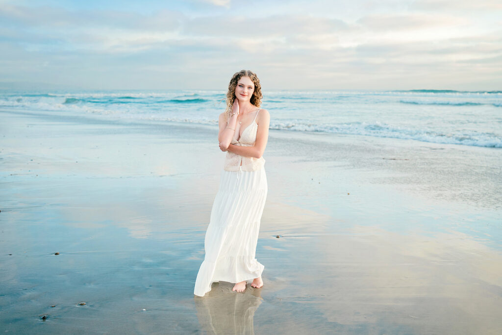 Trying To Find The Best Senior Photographer? Look No Further! 1 Senior photographer captures natural portraits on Torrey Pines trails in La Jolla