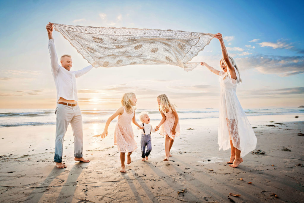 Gorgeous San Diego family photography session by San Diego family photographer Tristan Quigley who also specializes as a San Diego maternity photographer and San Diego newborn photographer